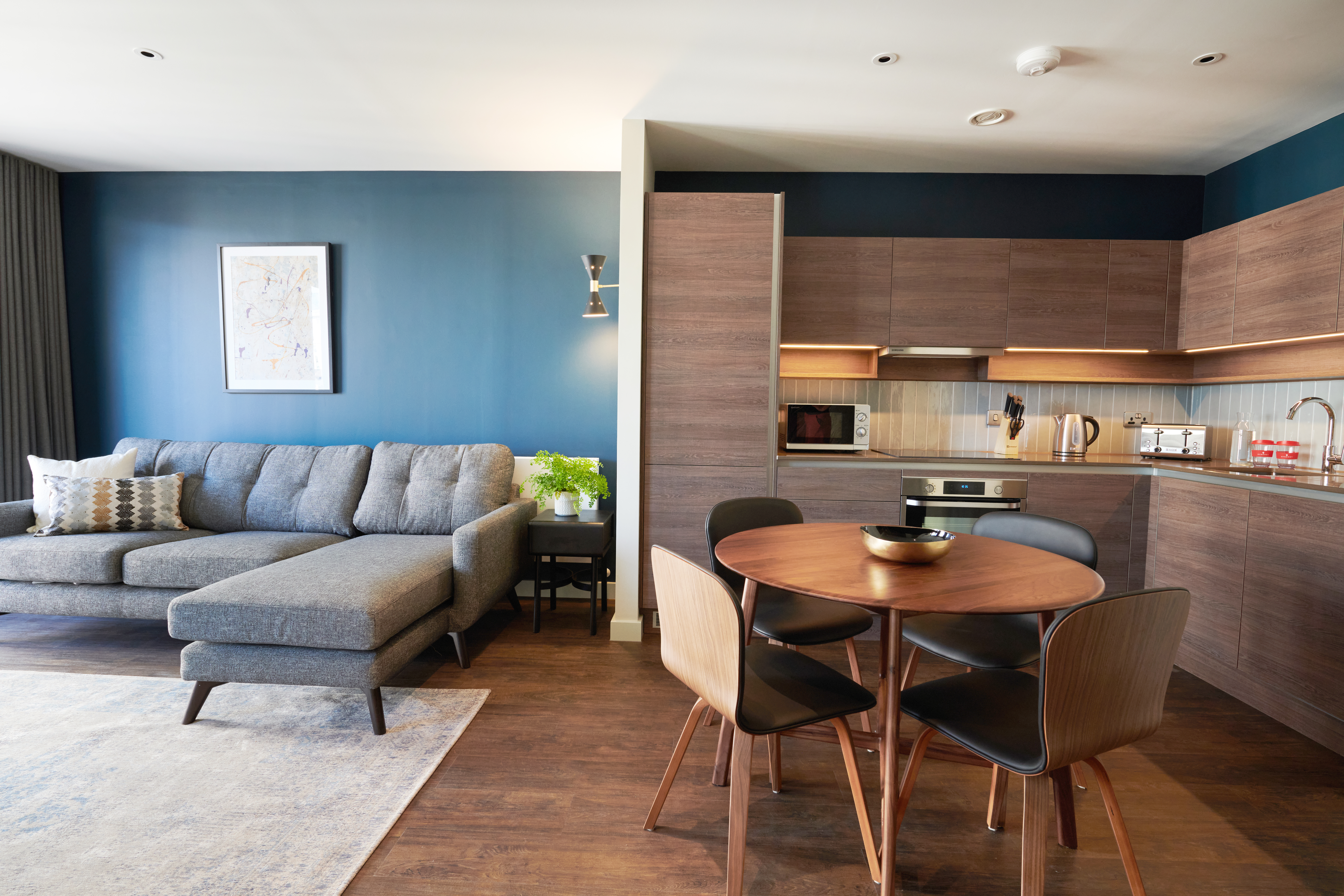 Corporate Housing in London - Synergy Madison Living Area